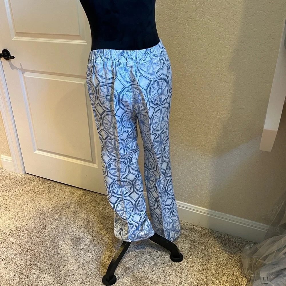 Tommy Bahama Blue and White Patterned Pants - Picture 5 of 9